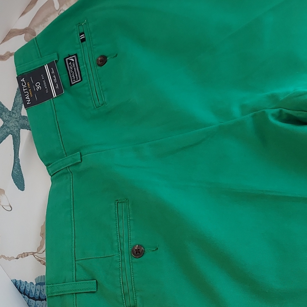 NWT, Nautica Men's 30" Waist Classic Fit Parrot Green Khaki Shorts - Picture 6 of 6